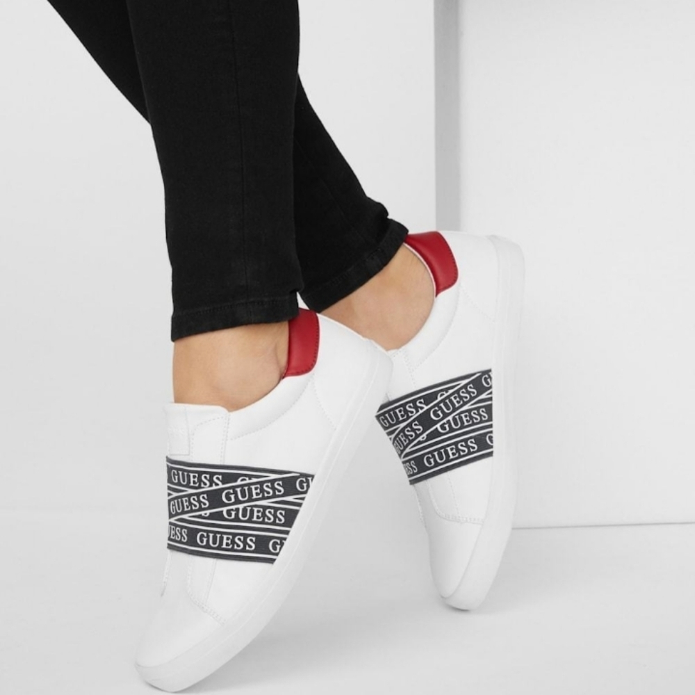 Guess | Unisex Street Style Low-Top Sneakers 6.5